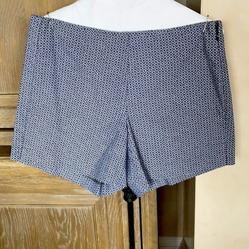Ecru cotton shorts size 6